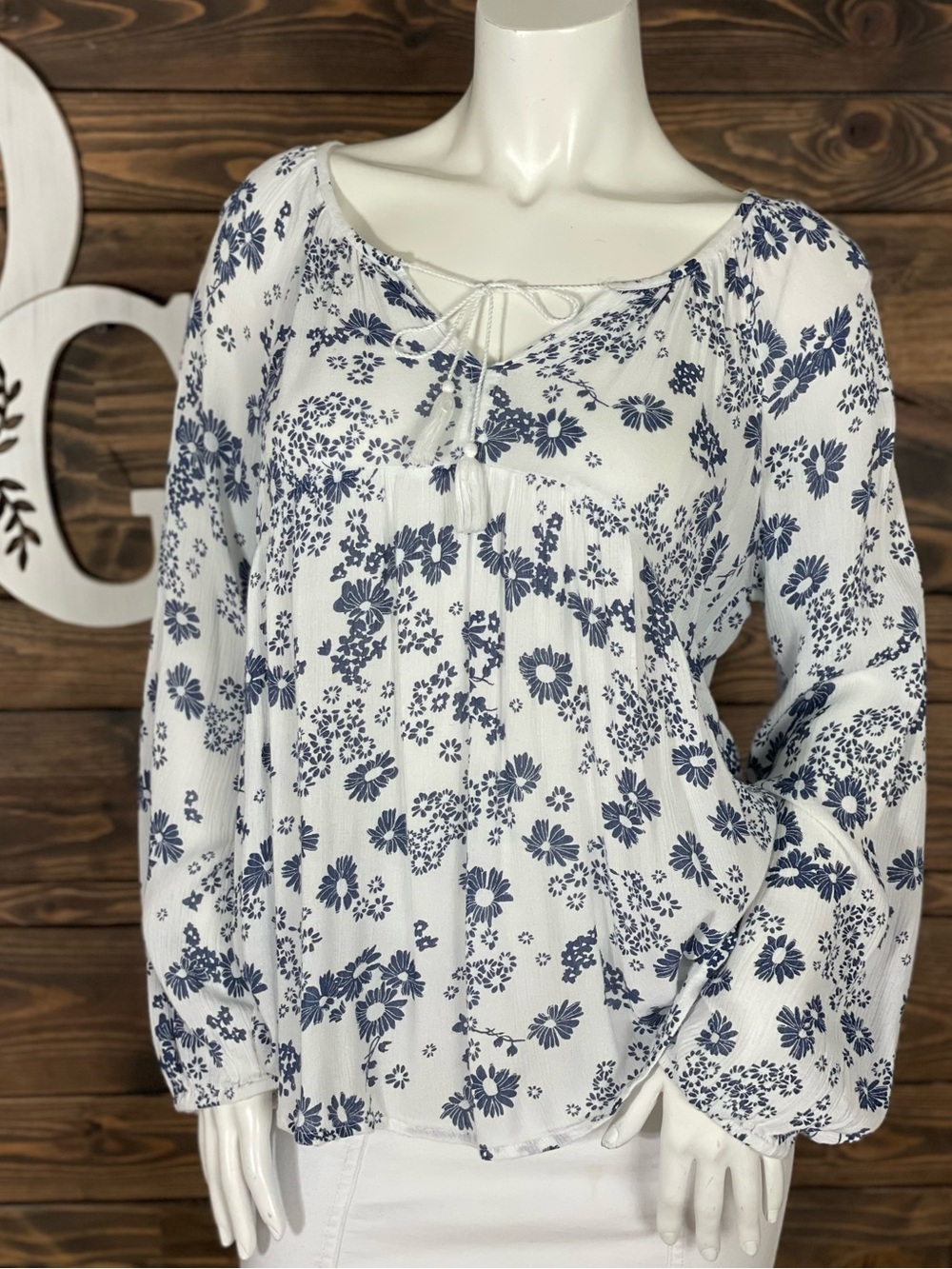 Old Navy |‎ White Floral Peasant Blouse Navy Blue Flower Print Balloon Sleeves
